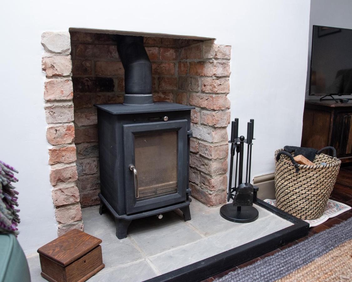 Work And Relax - Fast Wifi, Fireplace & Near Pub Newton Aycliffe Exterior foto
